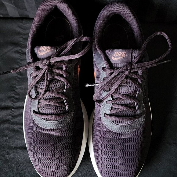 Nike Tanjun Womens 11 Purple Rose Metallic Fitness Sneakers - Picture 4 of 8